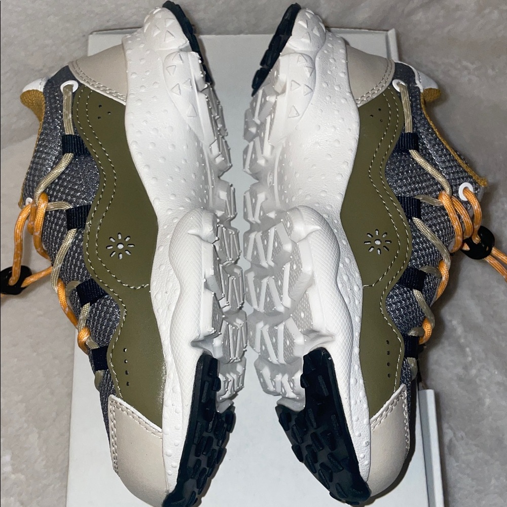 NWT Flower Mountain Raikiri Junior Sneaker in Beige-Taupe-Orange - Picture 11 of 13